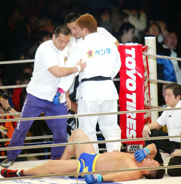 A look back at Jmma on NYE 総合格闘技 PART 2 021231_kak_semi_5_b