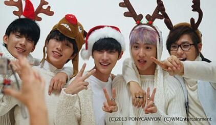 [13.01.18] BANA JAPAN DIARY UPDATE @ New Year’s greeting vid BTS 154155_407298436020696_533963692_n_zps6d94eb1c