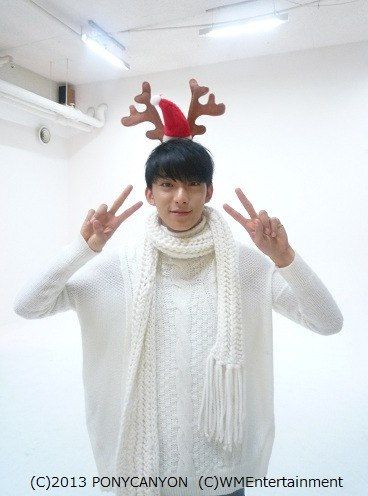 [13.01.18] BANA JAPAN DIARY UPDATE @ New Year’s greeting vid BTS 735129_407298126020727_951822663_n_zps0066c457