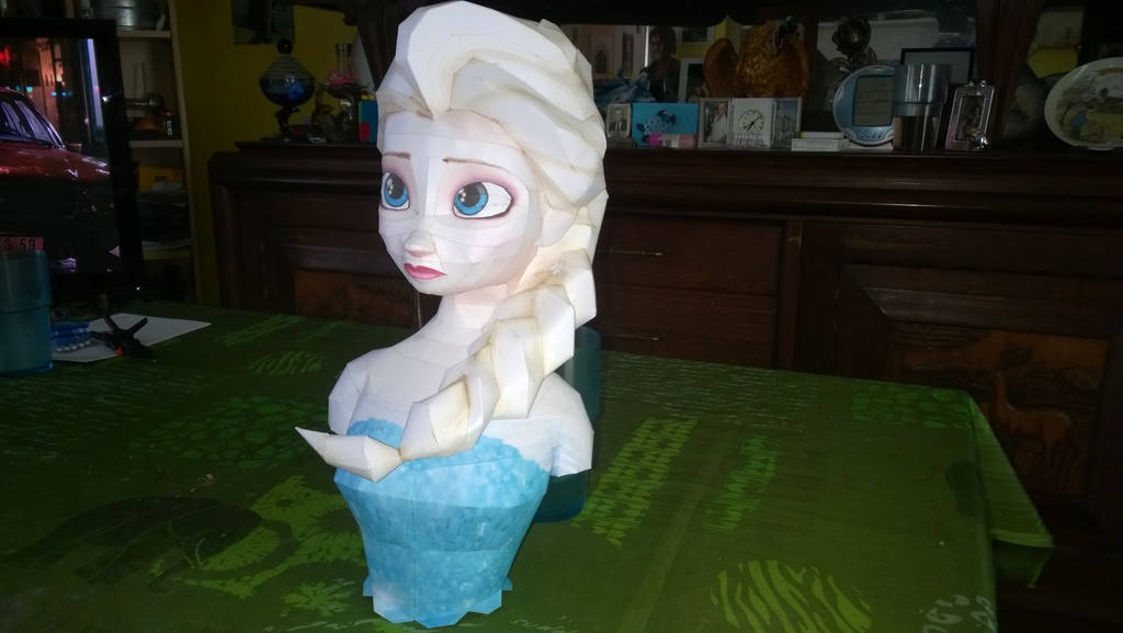 Buste Elsa Frozen by Juke fini Temporary_zps0qvfo4af