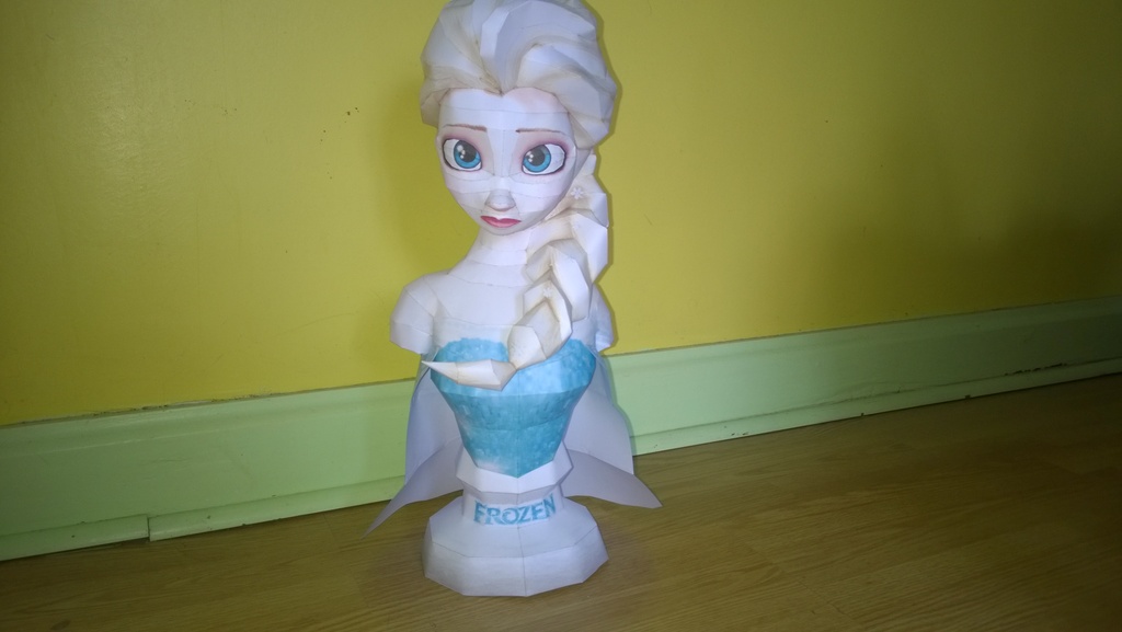 Buste Elsa Frozen by Juke fini Temporary_zpsh5fqjyrq