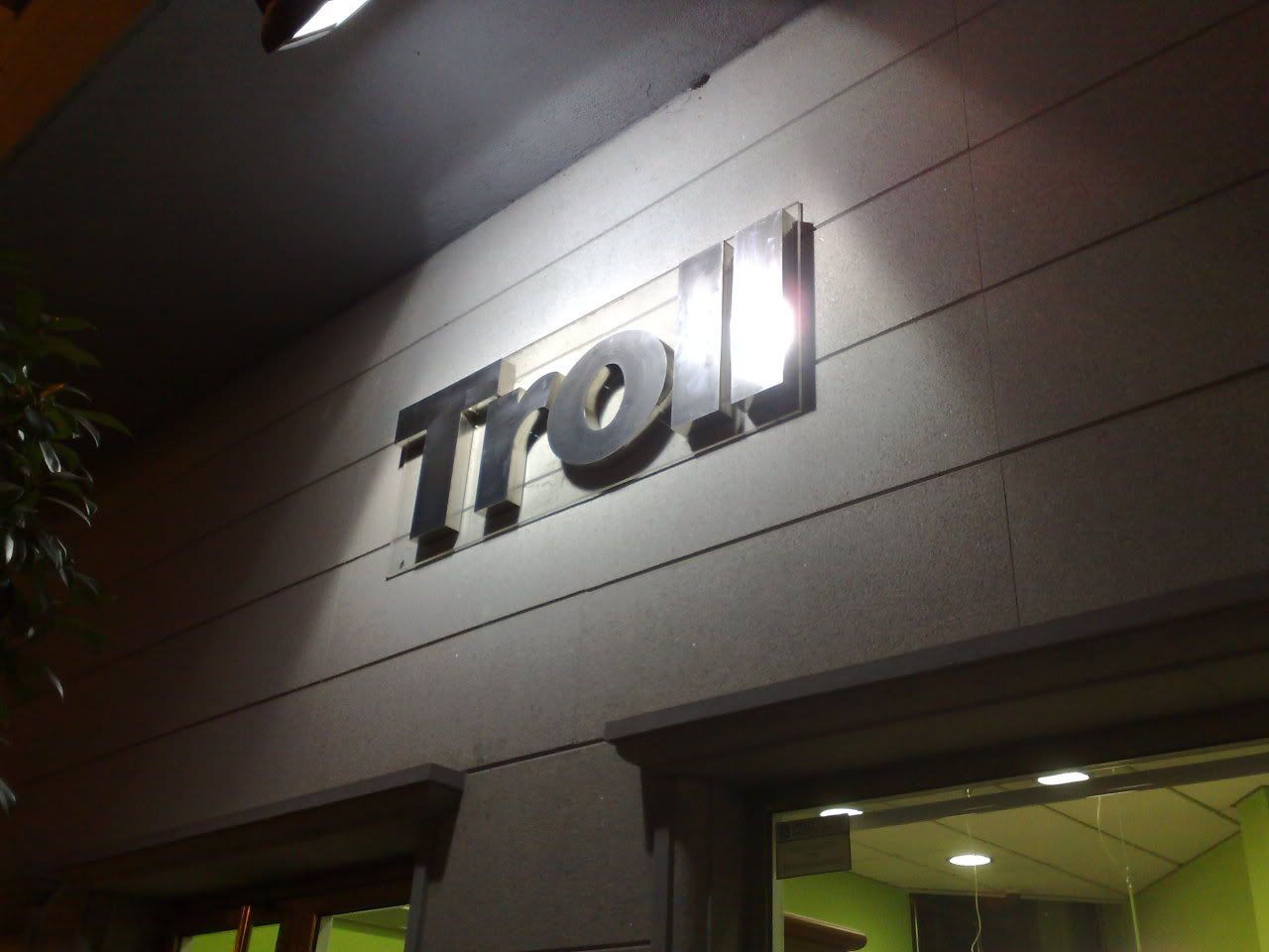 TROLLLLLLLLL 06092009025