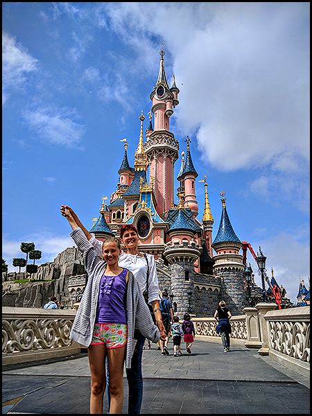 belle - TR : Séjour suprise pour ma belle-famille du 08 au 10 août au Disneyland Hotel - Page 2 012_zpscnnugkvn