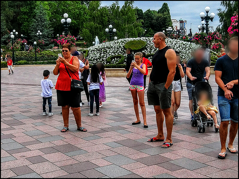 belle - TR : Séjour suprise pour ma belle-famille du 08 au 10 août au Disneyland Hotel - Page 2 01_zpsxnpu6dn9