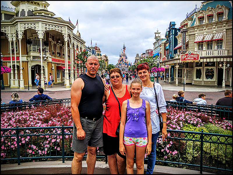 belle - TR : Séjour suprise pour ma belle-famille du 08 au 10 août au Disneyland Hotel - Page 2 04_zpsqxszehks