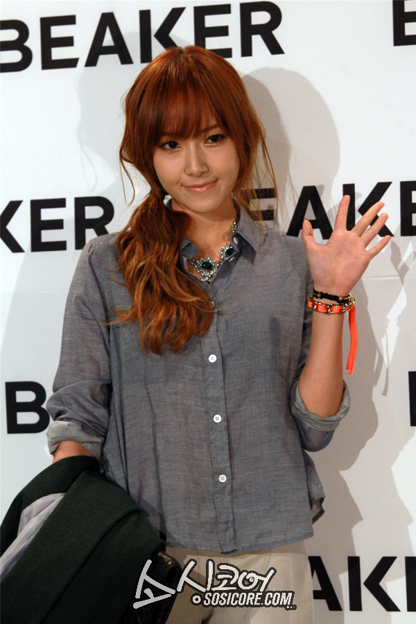 [PIC][25-10-2012]Jessica tham dự Lễ khai trương cửa hàng "BEAKER" tại Hannam-dong, Seoul vào tối nay J1_zps9187c4e3