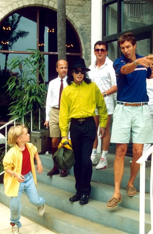 Michael e Macaulay Culkin  Bermudatrip14