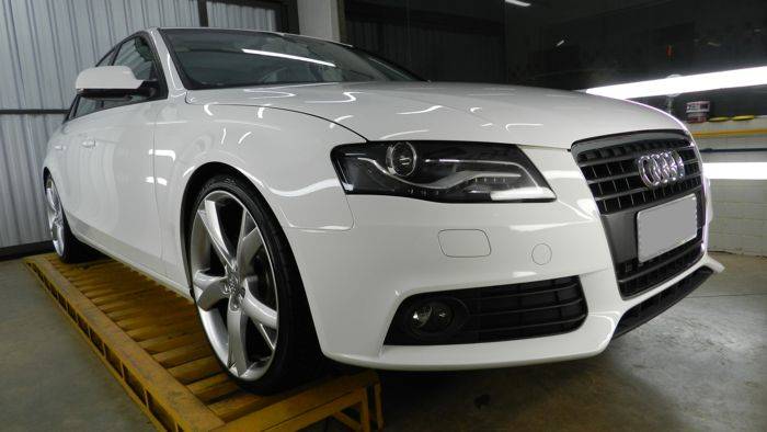 AUDI A4 2011 Branco - Polimento e Proteção [Zaino Z2 Pro, Menzerna Polishes, Rupes LHR15] DSCN1053_zpsacc6eda4