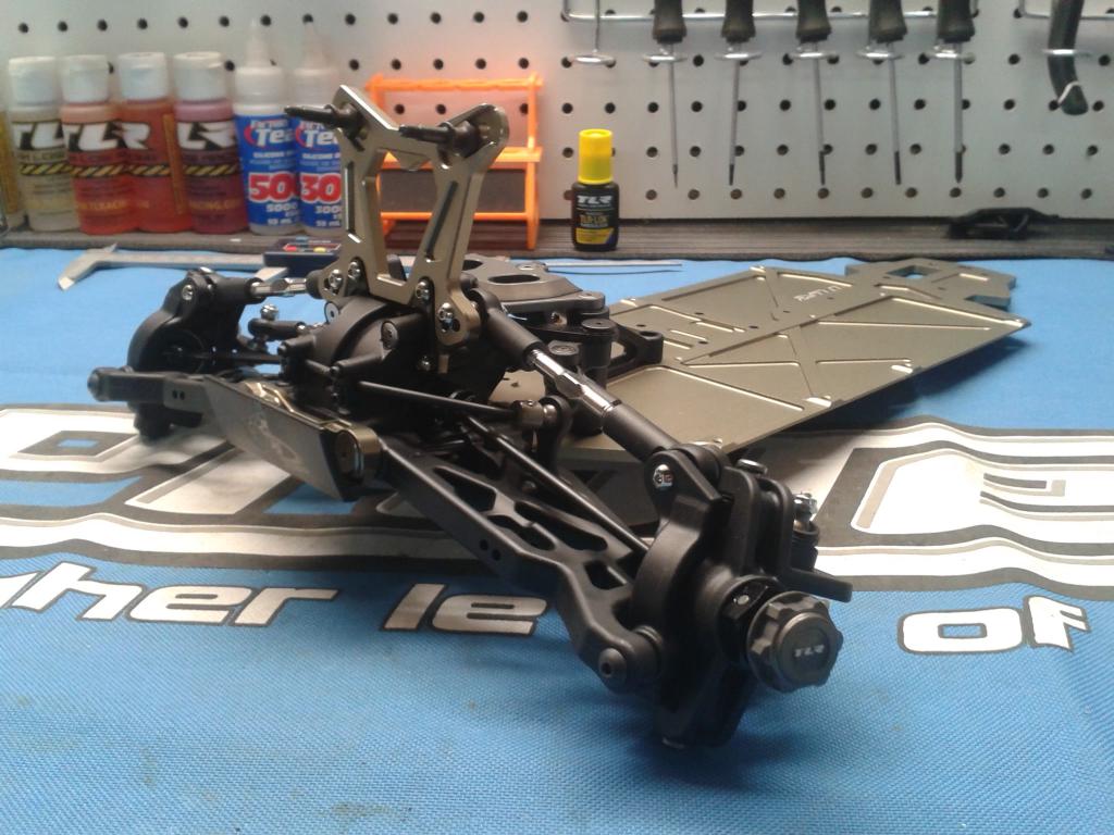 TLR 8IGHT-E 3.0 (Build) Terminé  20150208_204905_zps5aee7928