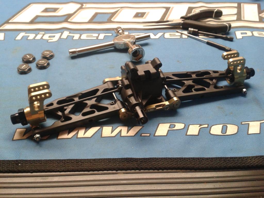 TLR 8IGHT-E 3.0 (Build) Terminé  - Page 2 20150215_202953_zps0c5030cc