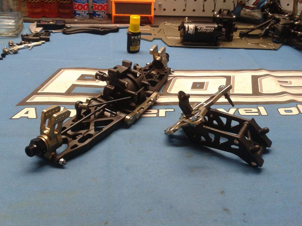 TLR 8IGHT-E 3.0 (Build) Terminé  20150215_210223_zpsc859e4d4