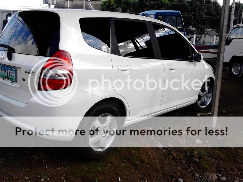 Honda Fit - White Color IMG_20121213_152828_zps860313d6