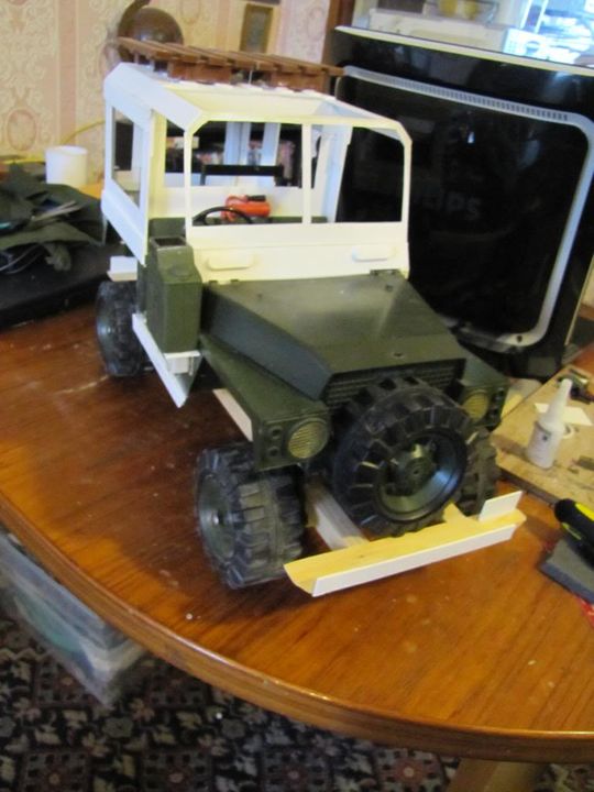 Some Kinda Monster - Project Land Rover - Page 4 LR002_zps135f374a