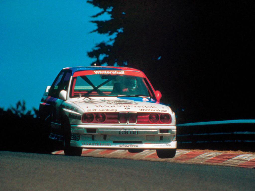 F&V: Volando Bajito en 4 ruedas BMW-M3-DTM-E30-004_zps9b34dfa3