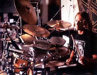 10 Drummer Terbaik di Dunia Danny1Carey