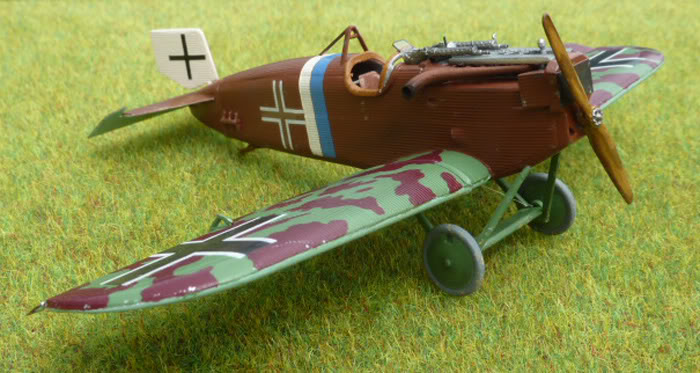 JUNKERS D. 1 version courte [Roden] 1/72  (jud1) - Page 2 P1000966