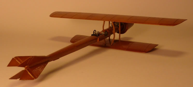 Le Coanda 1910 Premier avion à réaction 1/72 P1010151