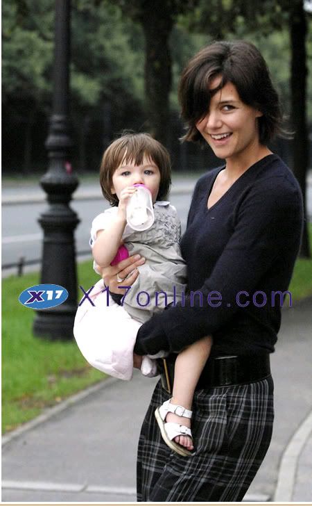 KATIE HOLMES EN VACANCE : UN NOUVO LOOK ! Katiesuripark-3