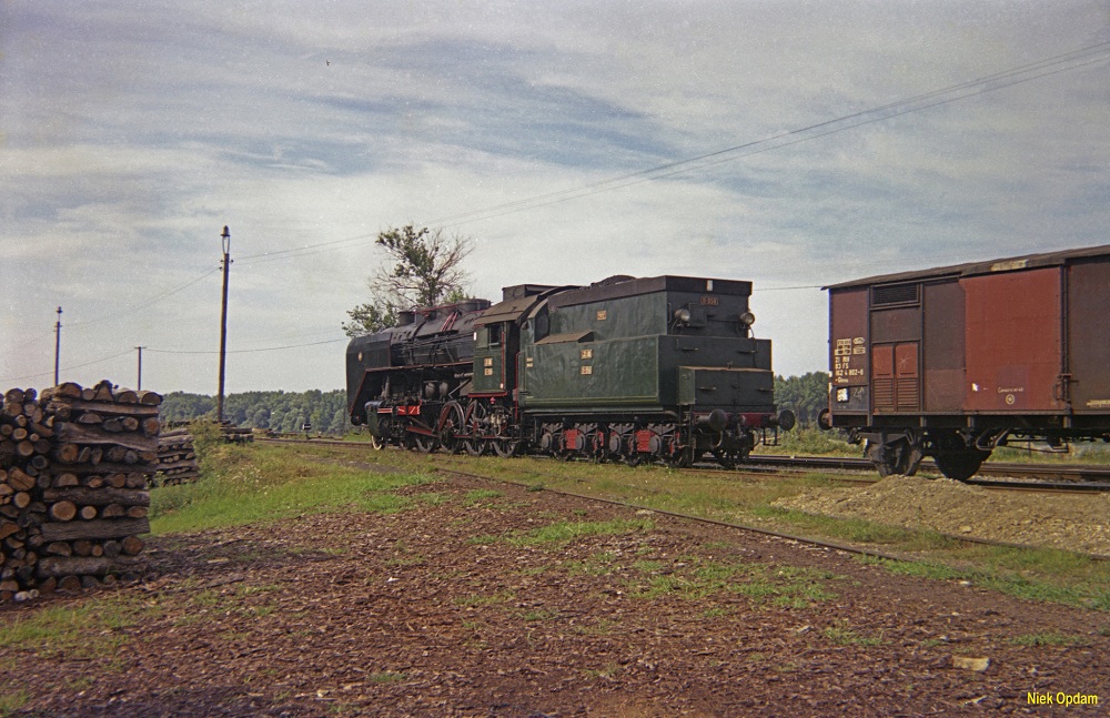 Fotografije iz doba J-a - Page 3 Vukovar%2010.8.1974%20J%2011-059_zpslobu1uao