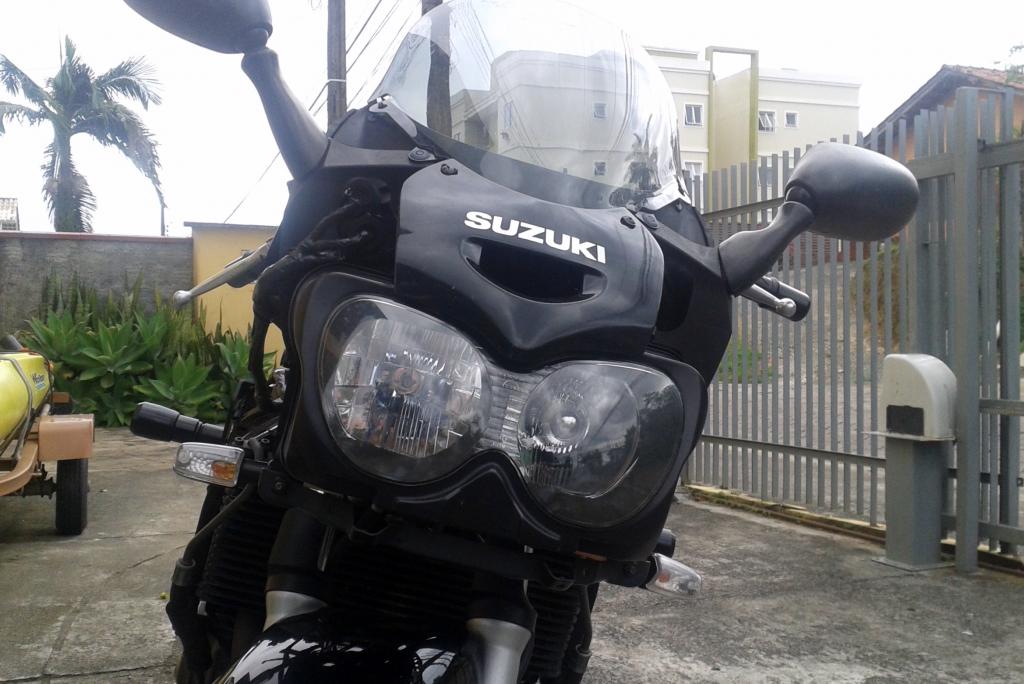 Gustavo apresenta sua GSX 750 F Monica4_zps8215d10d