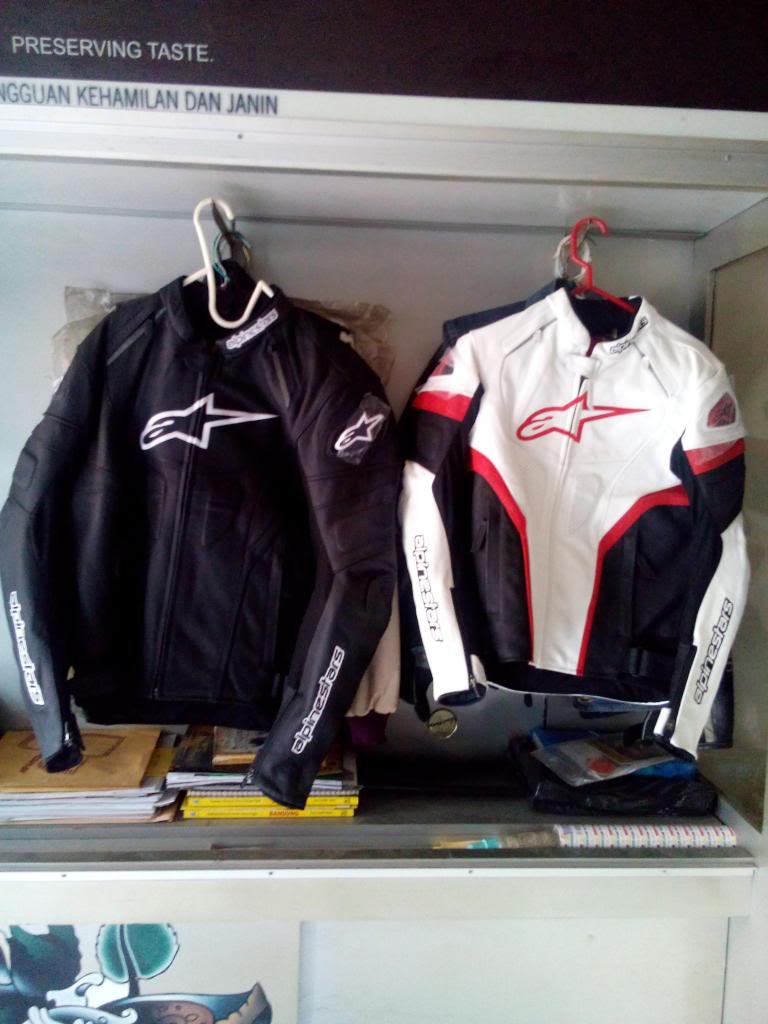 Alpinestar GP Plus R Jacket Original Murmer DSC_0015_zps78cd5e86