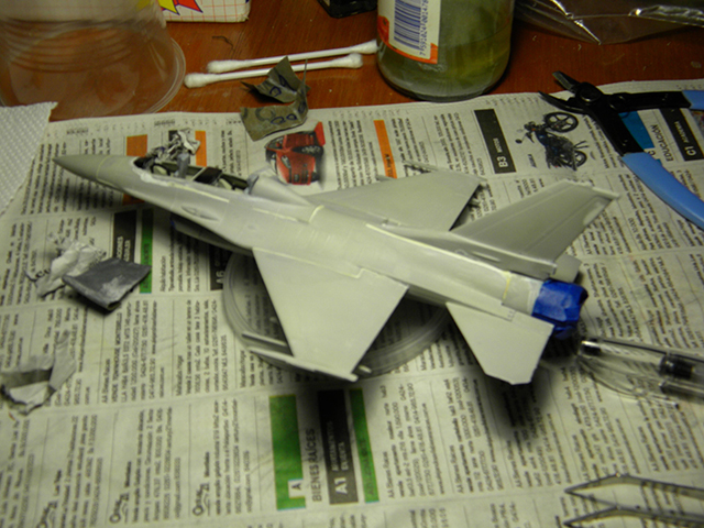 F-16D Night Falcon de Italeri, escala 1/72. Halcon%20en%20construccion1_zps928okedc