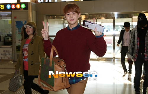 [PICS] [20.2.13] Yoseob @ Gimpo airport to Japan 130_zps4317ea24