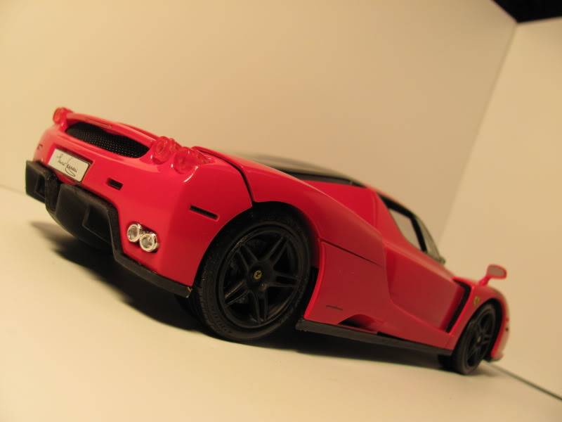 Ferrari Enzo 1/24 - Page 4 FerrariEnzo045