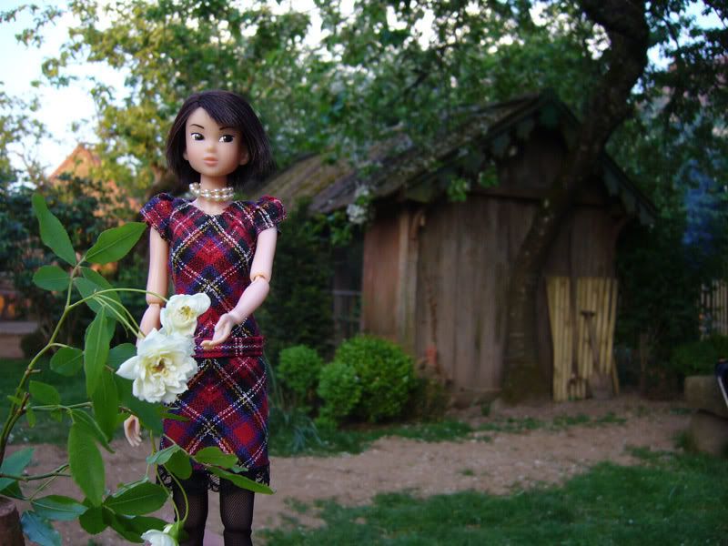 Sachiko dans son jardin Sachiko_jardin