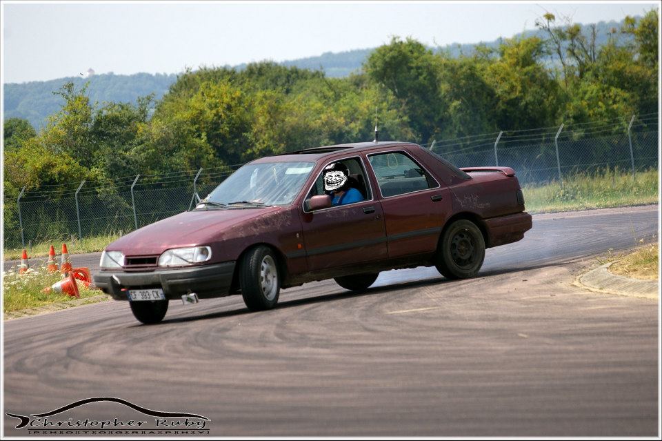 little french with a ford sierra 2.0 DOHC 1486936_10202739337835702_1002742216_n_zps276bfa0c