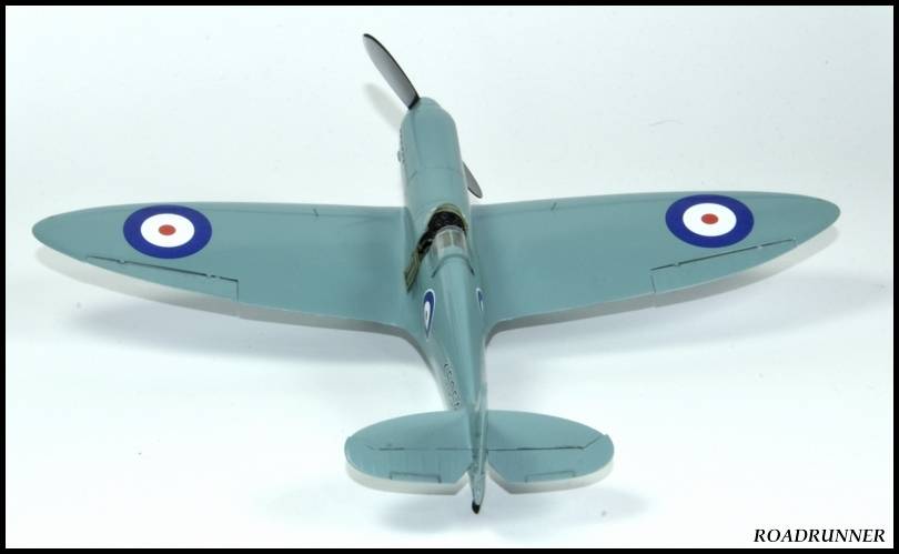 [Alleycat] 1/48 - Supermarine Spitfire K-5054, le premier des Spitfire... K-5054-1402%20ROADRUNNER_zpsndihqkgm