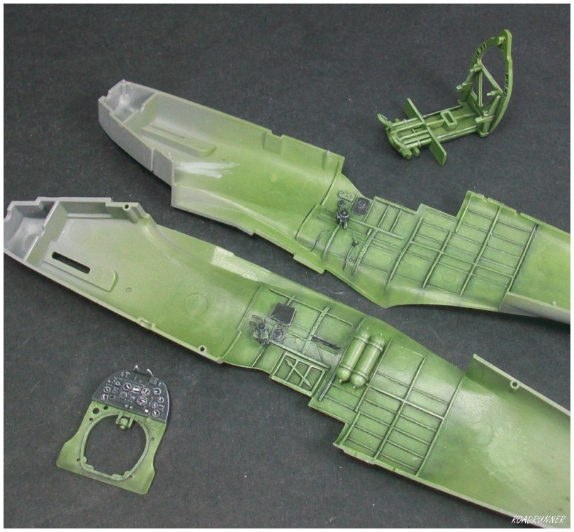 [Conversion Hasegawa] SPEED SPITFIRE 1/48 Type%20323-300%20ROADRUNNER%20blanc_zpsuypwukft