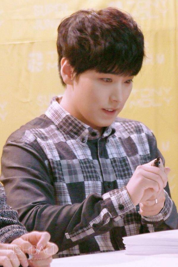 [141002]  TonyMoly Fansign event 141002fishball2_zps0763e274