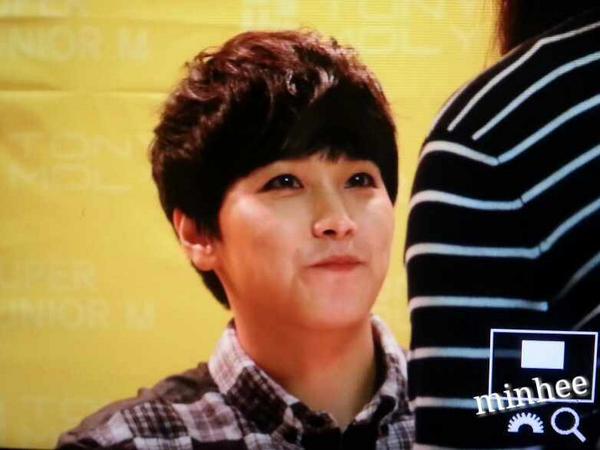 [141002]  TonyMoly Fansign event 141002minhee_zpse42bbe5d