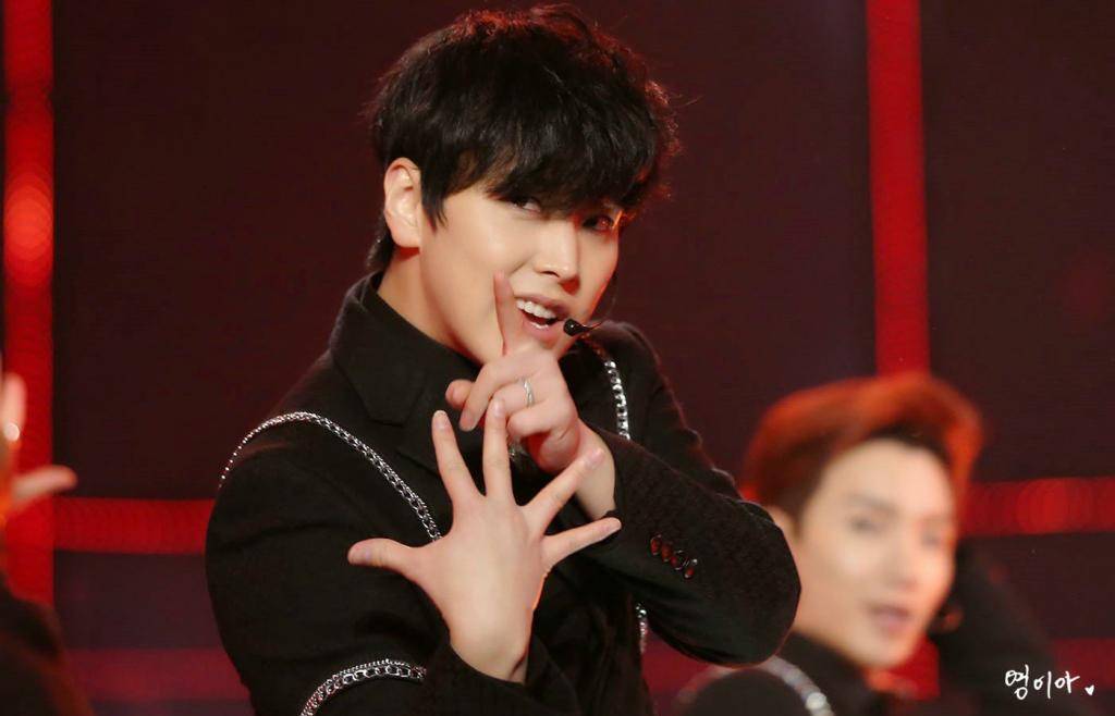 [141231] Jiangsu TV New Year Concert 141231aaaying9_zps0c398a49