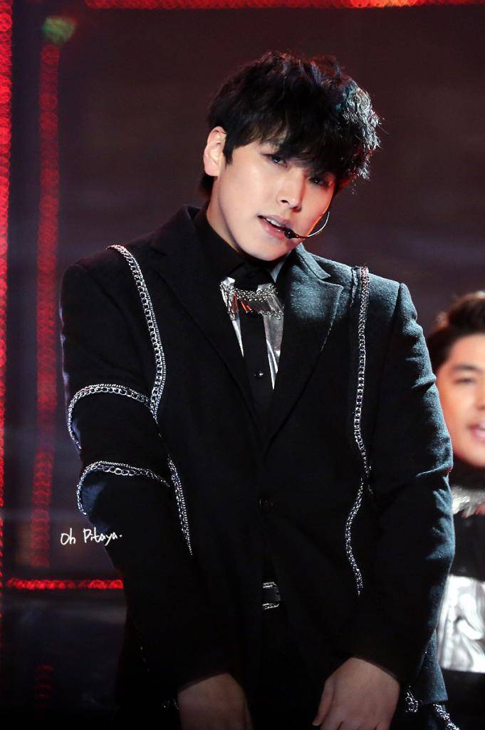 [141231] Jiangsu TV New Year Concert 141231jiangsu-opty8_zps9a70589f