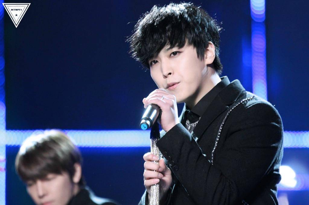 [141231] Jiangsu TV New Year Concert 141231newyear-OctopusHyuk2_zps14298302