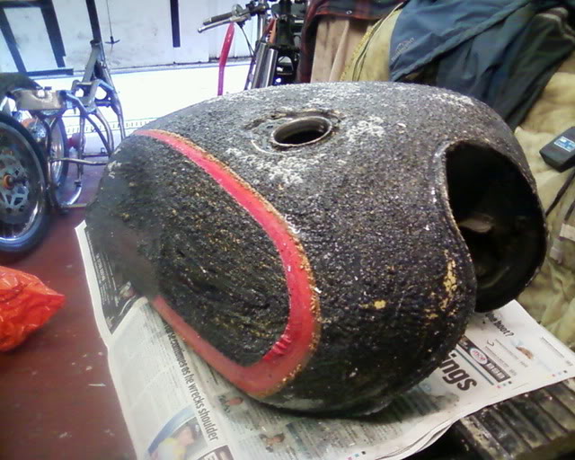 Yamaha XJ550 Tankpaintstripping