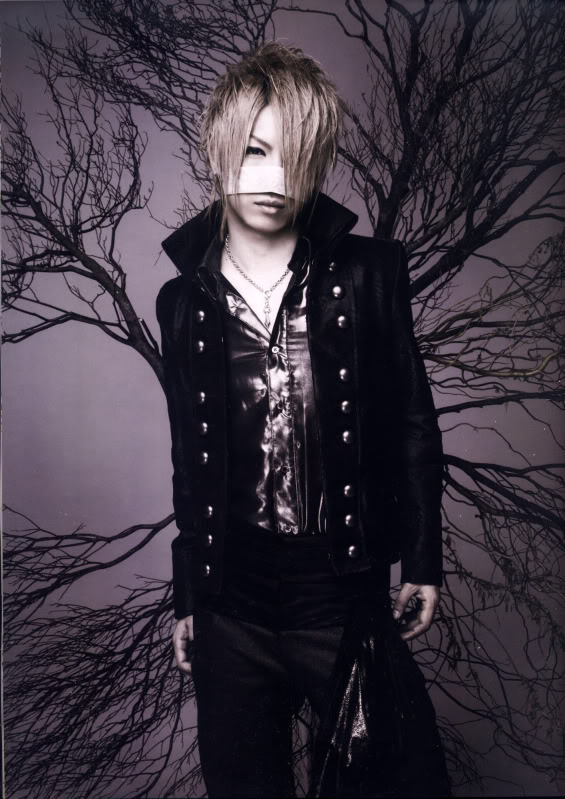 Reita 「the GazettE」 ShoxxJan2011-Reita