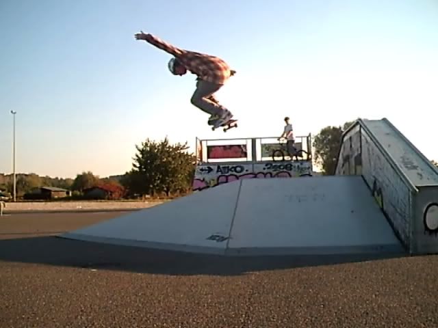 Les photos en pleine action, c'est ici ! - Page 38 Kickflip