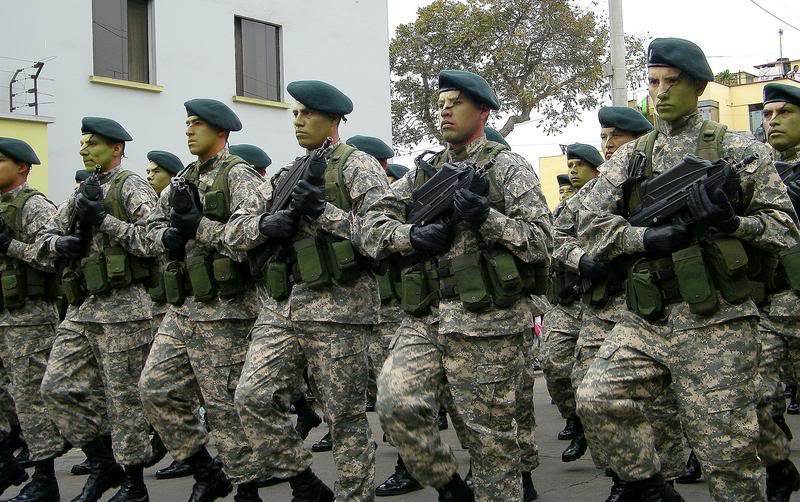 EL TEMIBLE SOLDADO PERUANO: COMANDOS, FRANCOTIRADORES Y FUERZAS ESPECIALES - Página 2 100_0788