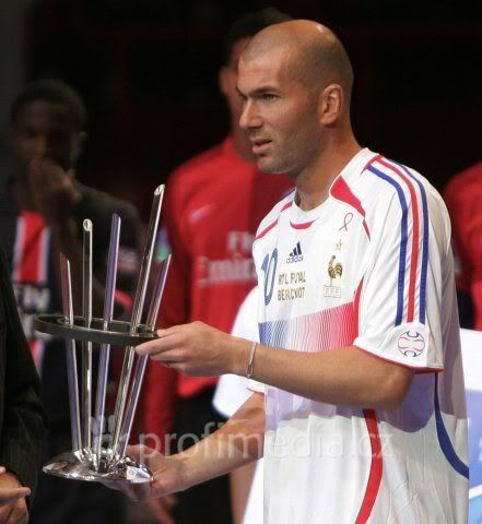 موضوع: Zidane Vs INT club ) جميع لمسات زيدان ببطولة الصالات NWS-0082080