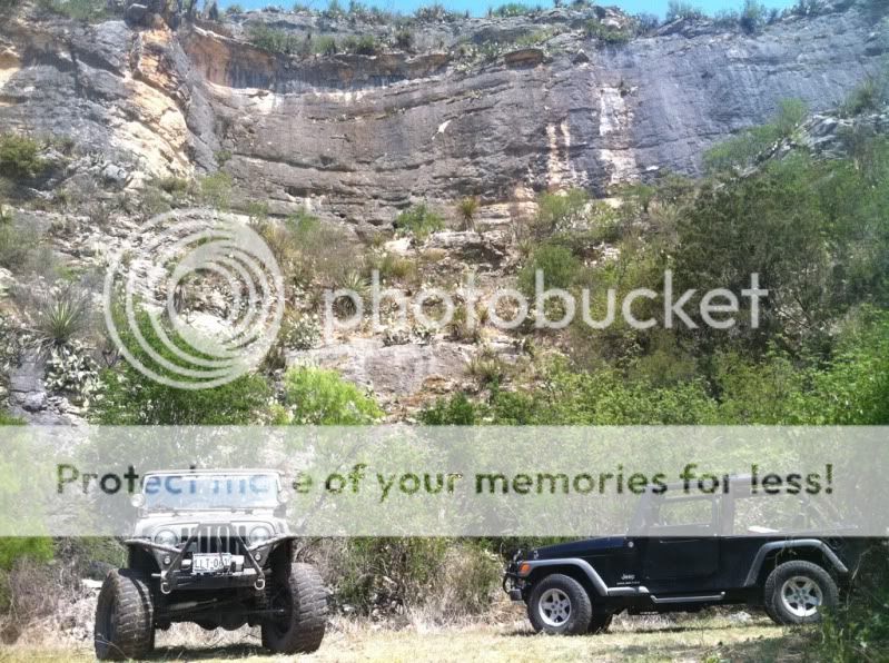 Wheeling and relaxing at the Llano river 0319e91e