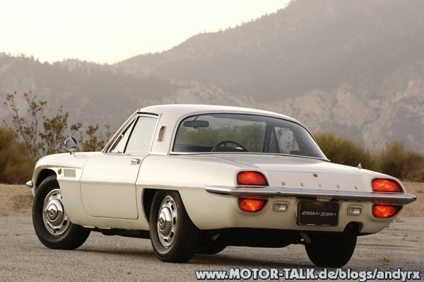 Que des Japonaises - Page 4 1967-mazda-cosmo-rear-39172