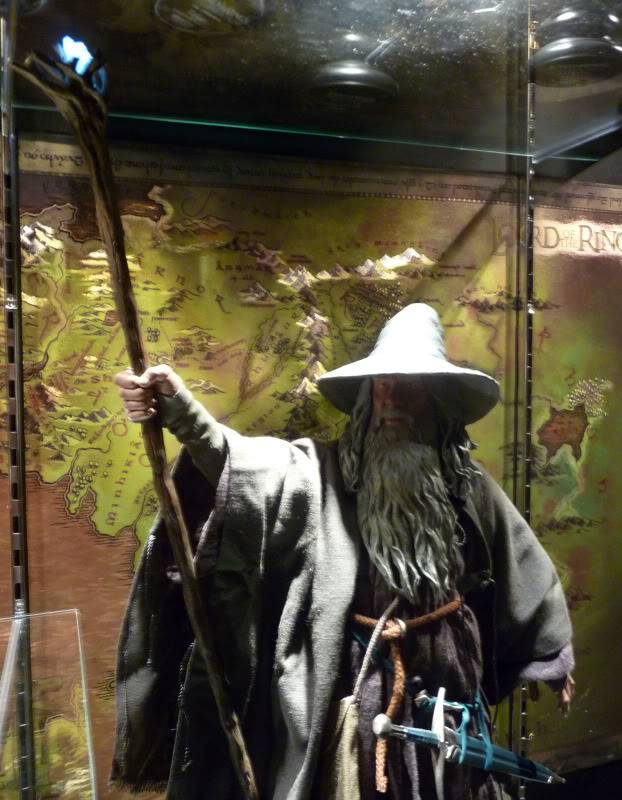 Collec n°116: BBLACKWOLF. Collec fantasy & Marvel  - Page 13 Gandalf-sideshow