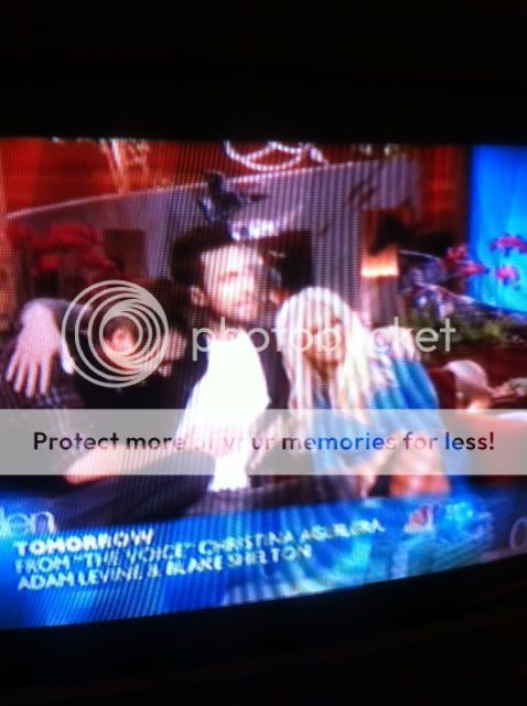 [Tema Oficial] Christina Aguilera y jueces de "The Voice" en el show de Ellen DeGeneres [03/02/12] Xtina