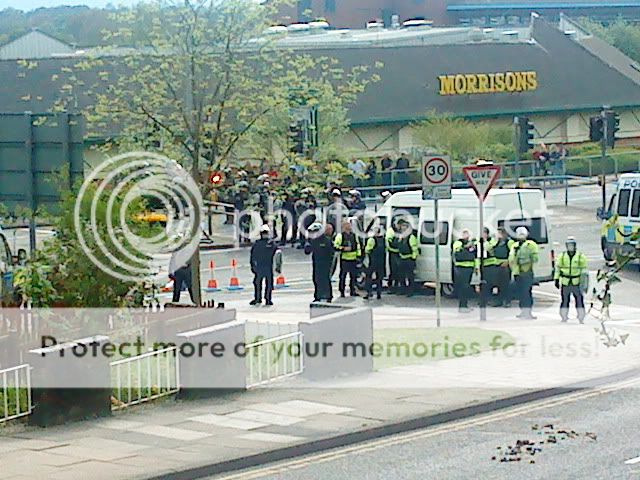 "English Defence League (EDL)" protest in my home town! DSC00319