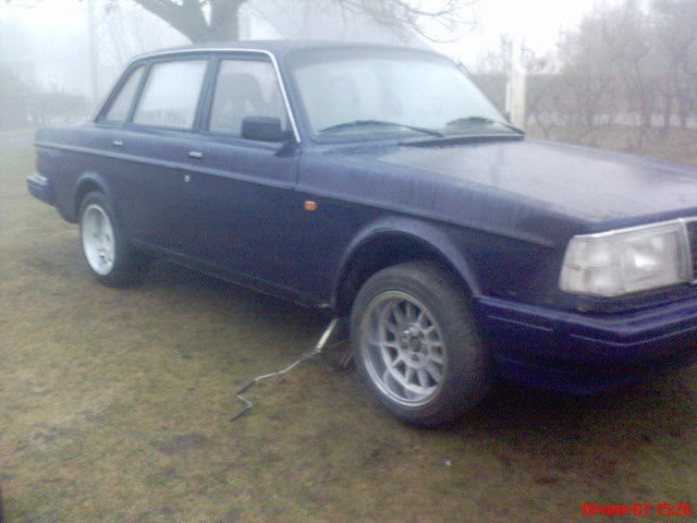 Ole`s volvo 240 v8 DSC00153-2