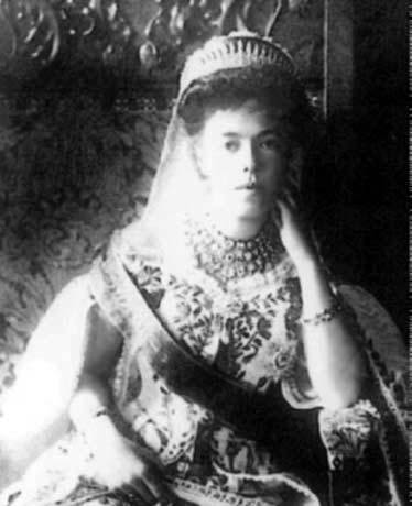 Vestido oficial de los Romanovs - Página 2 GDOlgaACourtdress-1