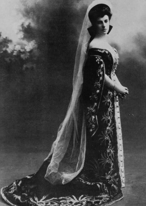 Vestido oficial de los Romanovs - Página 2 MlleKhlebikoff